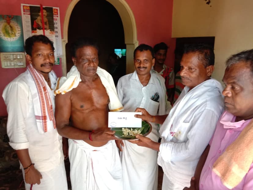ಕೊರೋನಾ ಸಂದರ್ಭ ದೇವಸ್ಥಾನದ ವತಿಯಿಂದ ಗೌರವದನ ಕಿಟ್ ವಿತಾರಣೆ